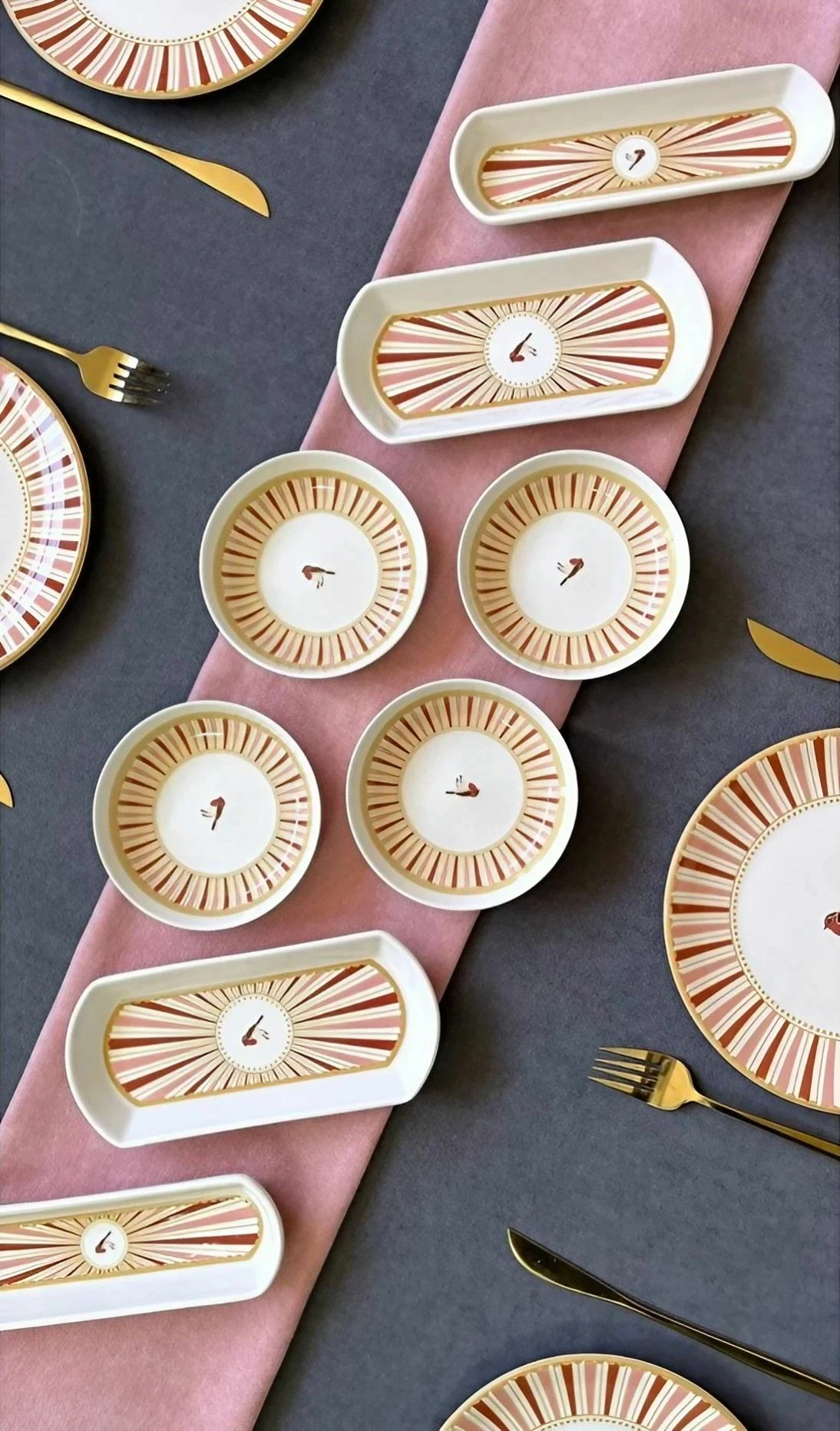 Set mëngjesi 14 pjesësh Hermia Concept, Love Bird, e kuqe