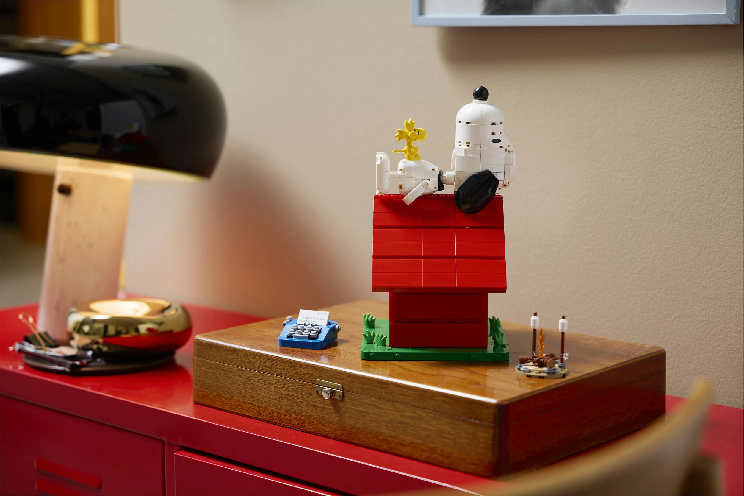 Set ndërtimi LEGO Ideas 21368 Peanuts Shtëpia e qenit e Snoopy, 964 copë, shumëngjyrësh