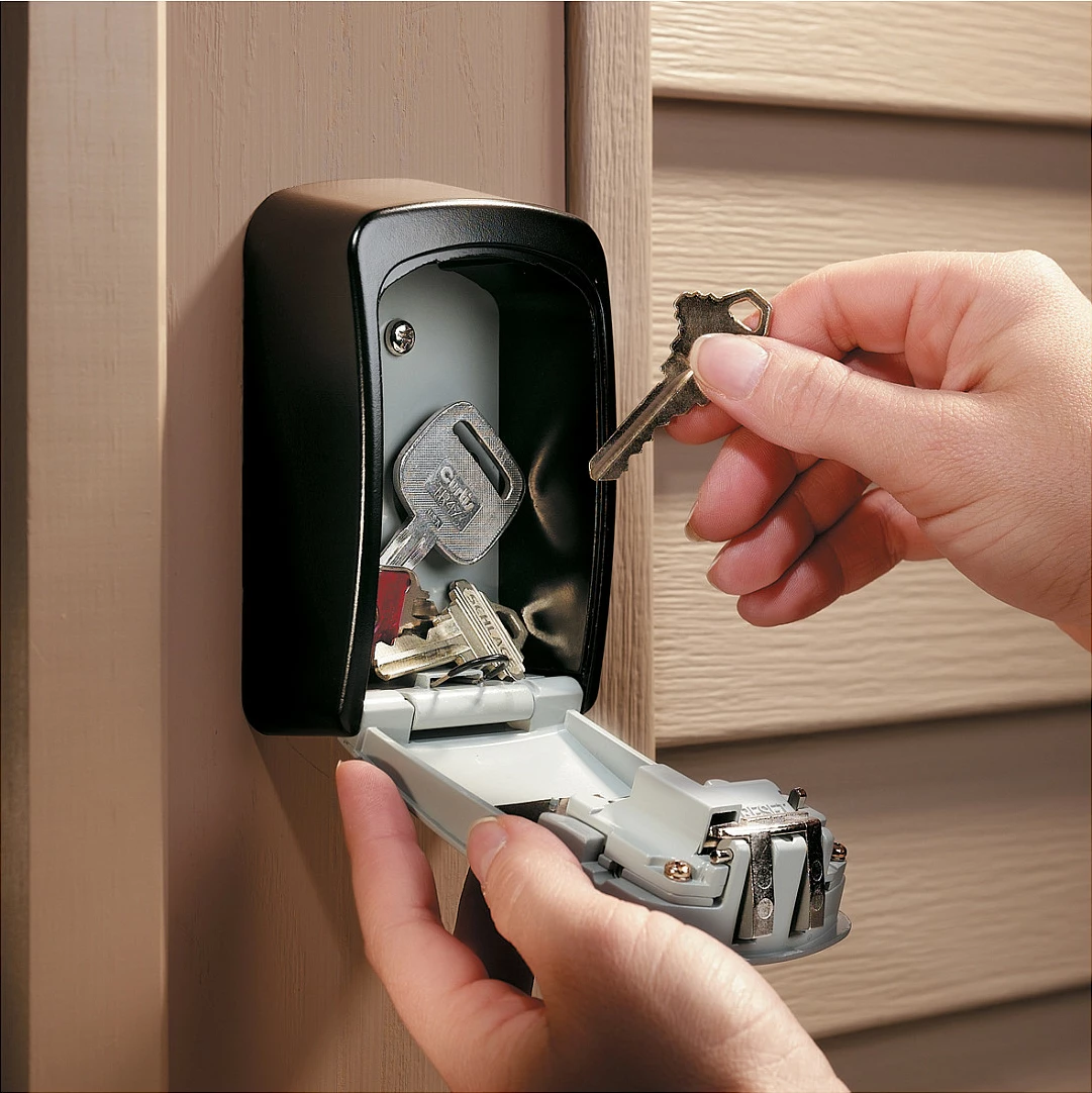 Kasafortë për qelësa Master Lock Classic 5401EURD, kod kombinimi, montim në mur, metal, zi/gri