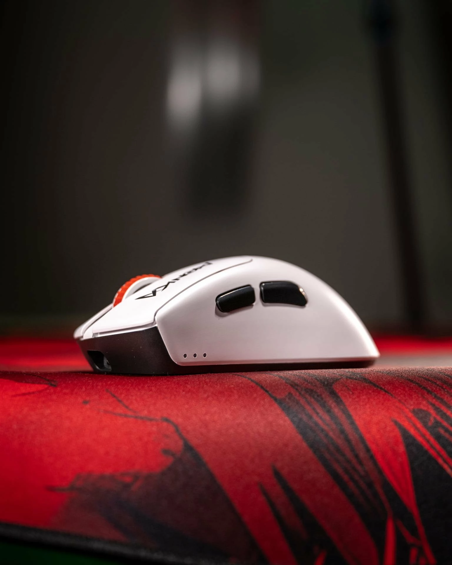 Maus gaming Marvo Monka Rapid G982W 12000 DPI me 3 mënyra lidhjeje (BT/2.4G/USB) i bardhë