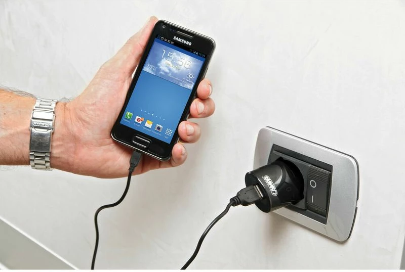 Mbushes 3ne1 Micro, Usb, Prize 12/24v 230v