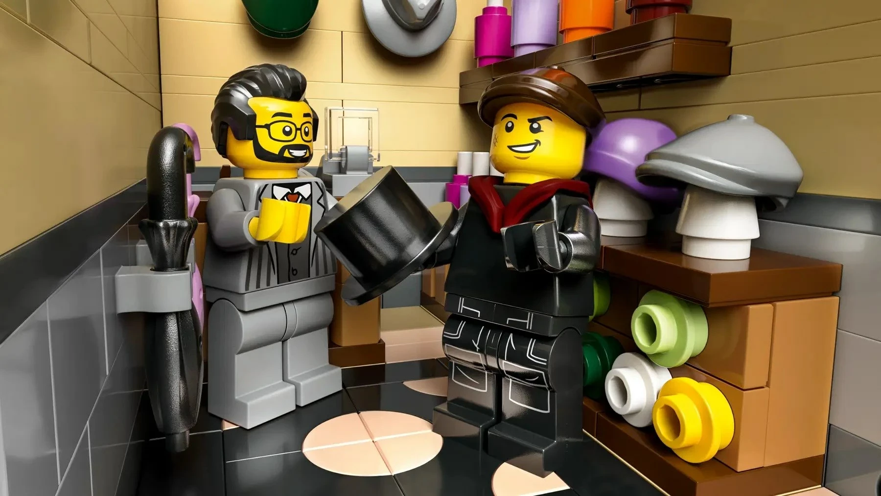 Set LEGO ICONS Tudor Corner 10350 me 8 minifigura