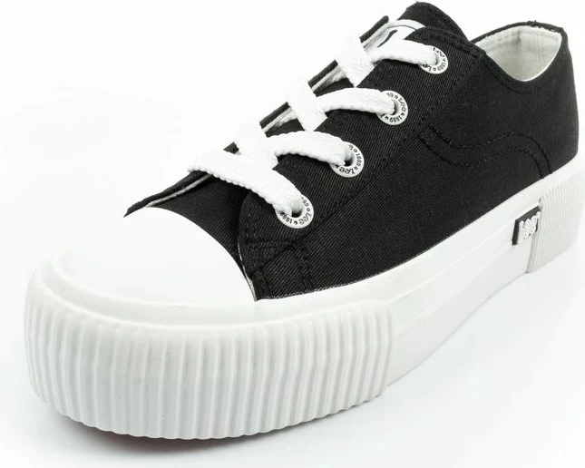 Atlete femra Lee Isla, të zeza platformë