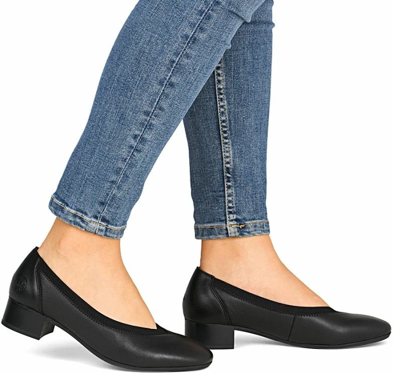 Këpucë lëkure për femra Rieker, të zeza