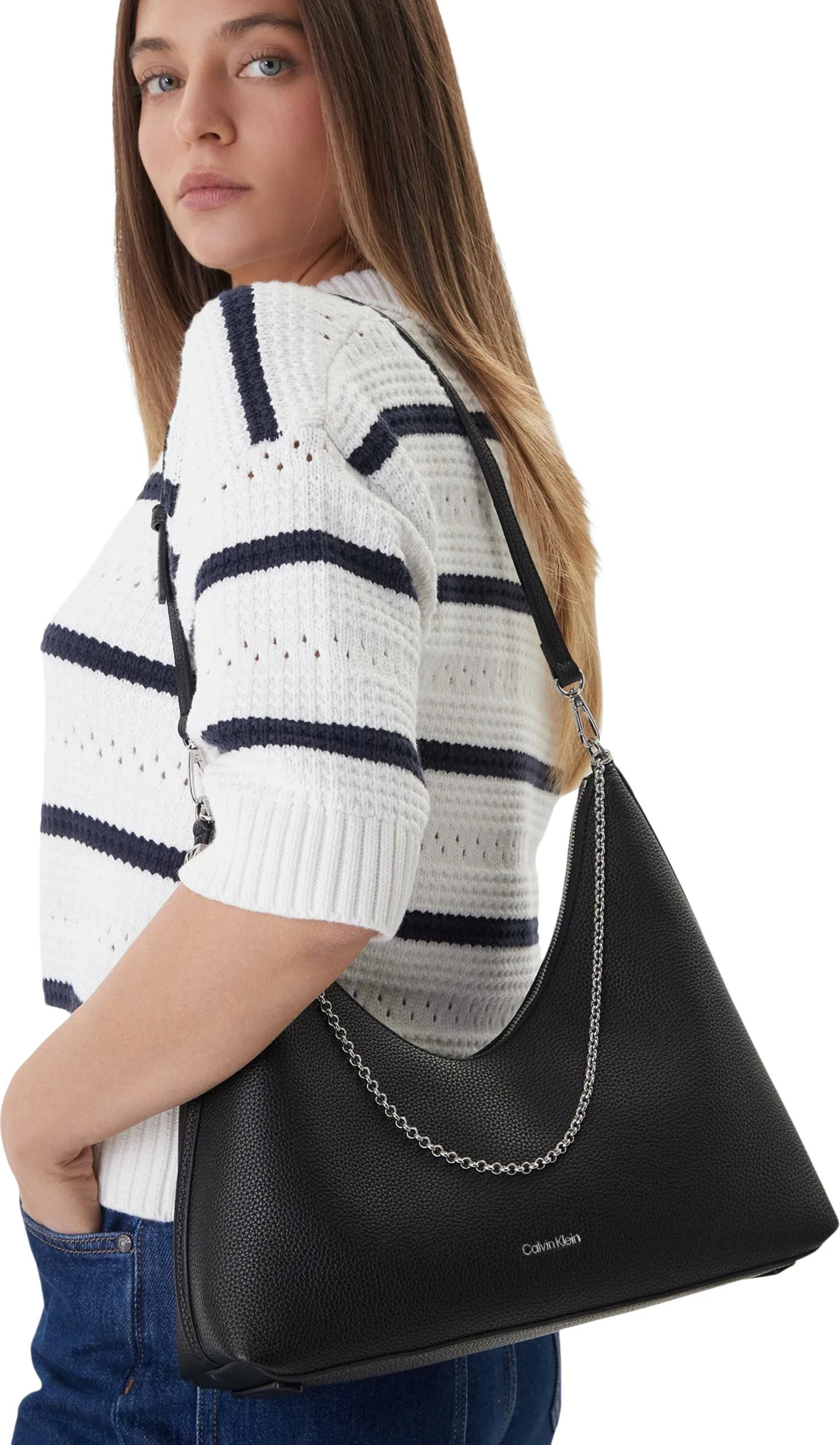 Çantë krahu për femra Calvin Klein EMBLEM HW PEBBLE LV04F3495G, e zezë