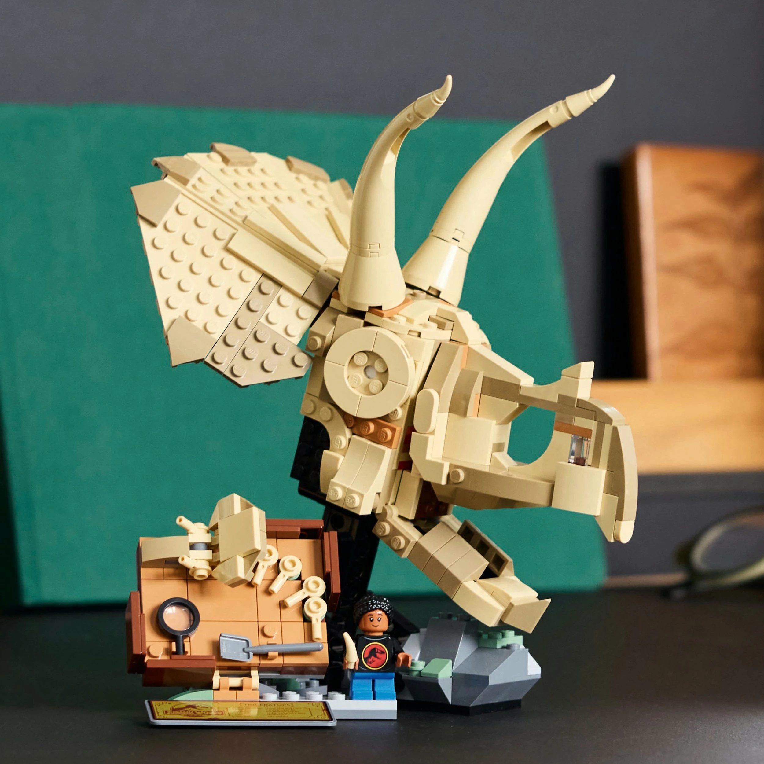Set LEGO 76969 Jurassic World Triceratops Skull, 468 pjesë