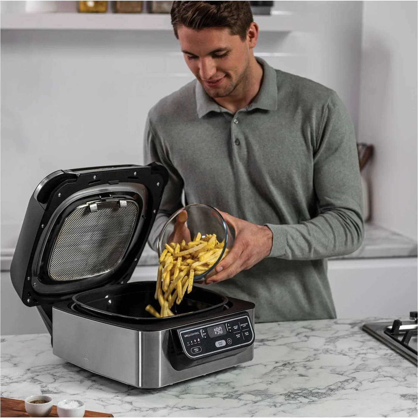 Grill me ajër të nxehtë Ninja Foodi AG301EU 1750W 5.7L, i zi