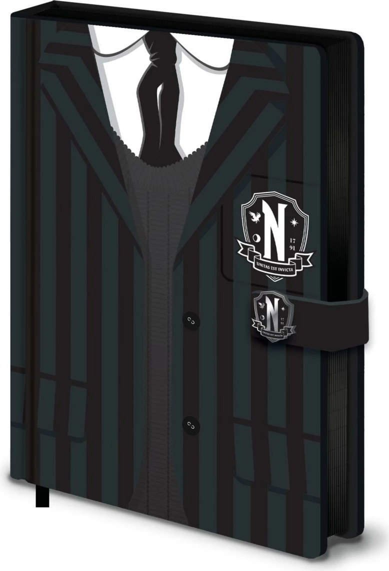 Fletore A5 Pyramid International Wednesday (Uniform) Premium, 120 faqe me vija, kopertinë e fortë, mbyllje me magnet, e zezë