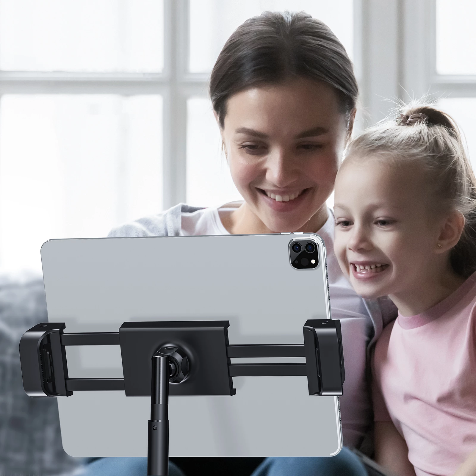 Mbajtës teleskopik Acefast E4 për tavolinë, për celularë dhe tabletë, 135-230mm, 360°, zi