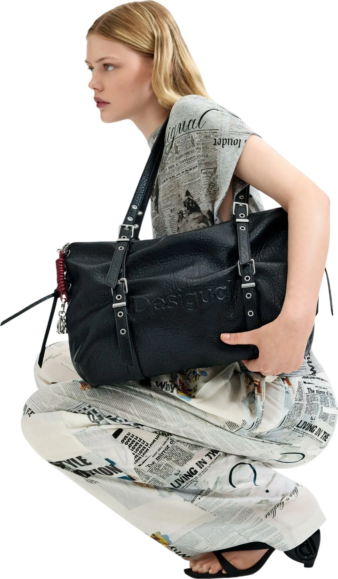Çantë krahu për femra Desigual BAG_HALF LOGO LANUZA, e zezë