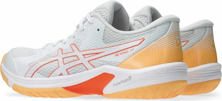 Atlete për femra Asics, të bardha