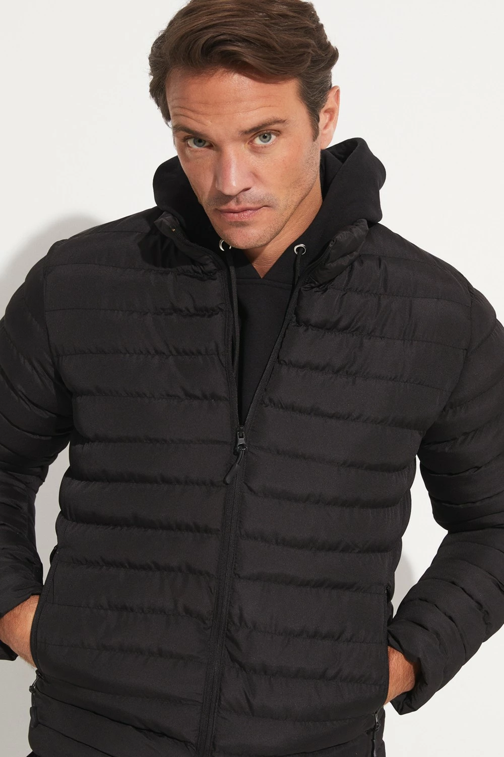 Jakne për meshkuj June, e zezë