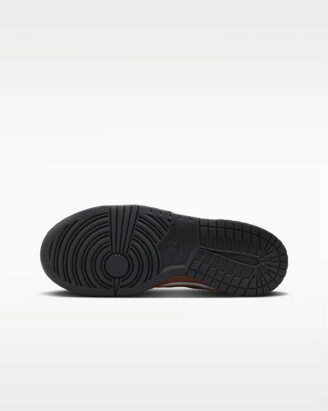Atlete femra Nike DUNK LOW BDAY SE BG [Madhësia: 38.5]