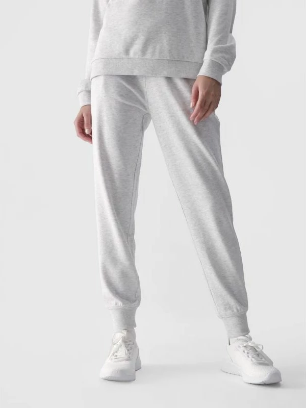 Pantallona sportive për femra 4F, gri