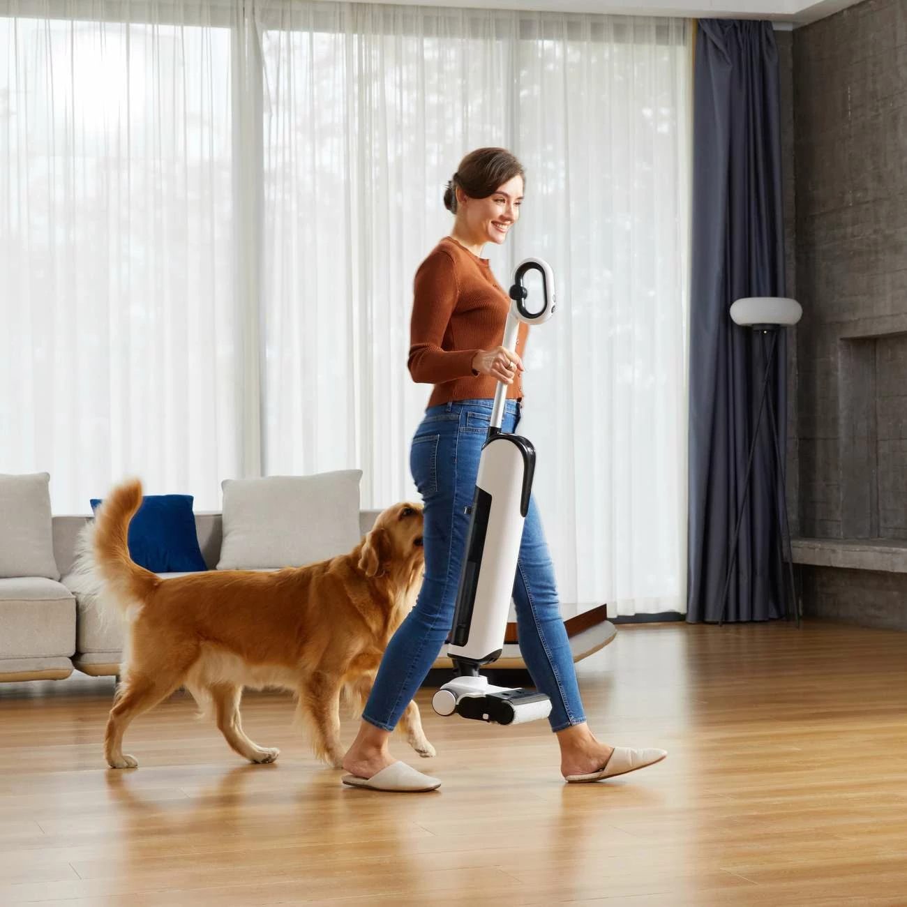 Fshesë elektrike vertikale UWANT D100 me larje, 17000Pa, 18000mAh, e bardhë me stacion karikimi/pastrimi