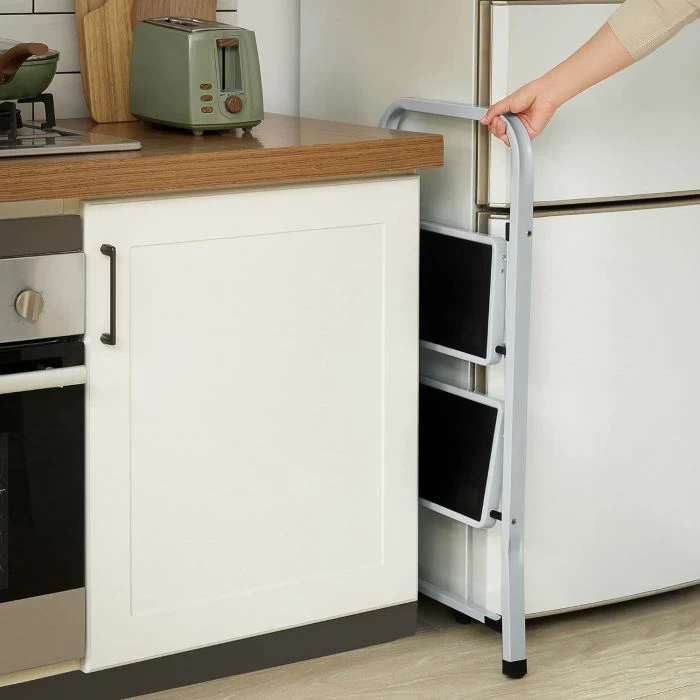 Shkallë palosëse me 2 shkallë SONGMICS GSL12WT, kapacitet 150 kg, çelik, TÜV EN14183, bardhë/zezë