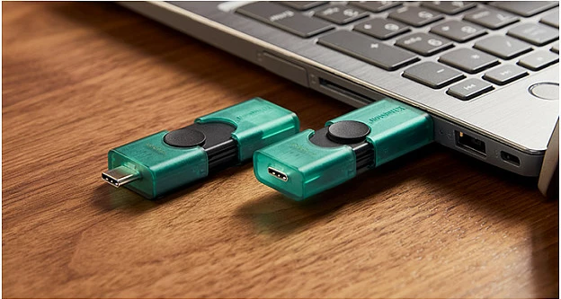 USB fleškë Kingston DataTraveler DuoG2 128GB, USB-A/USB-C, USB 3.2 Gen 1, zi/gjelbër