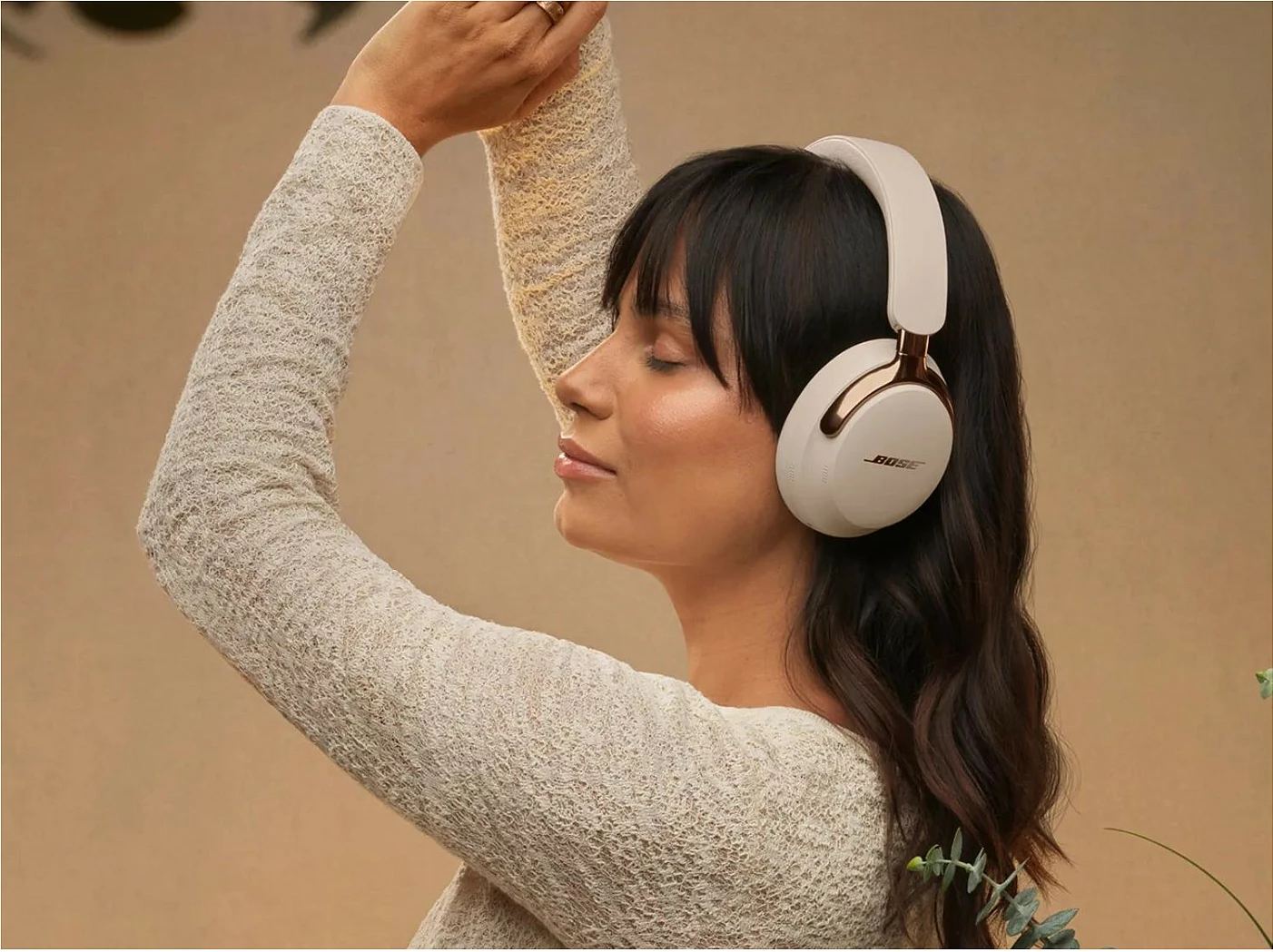 Kufje Bose QuietComfort Ultra, wireless dhe me kabllo, krem