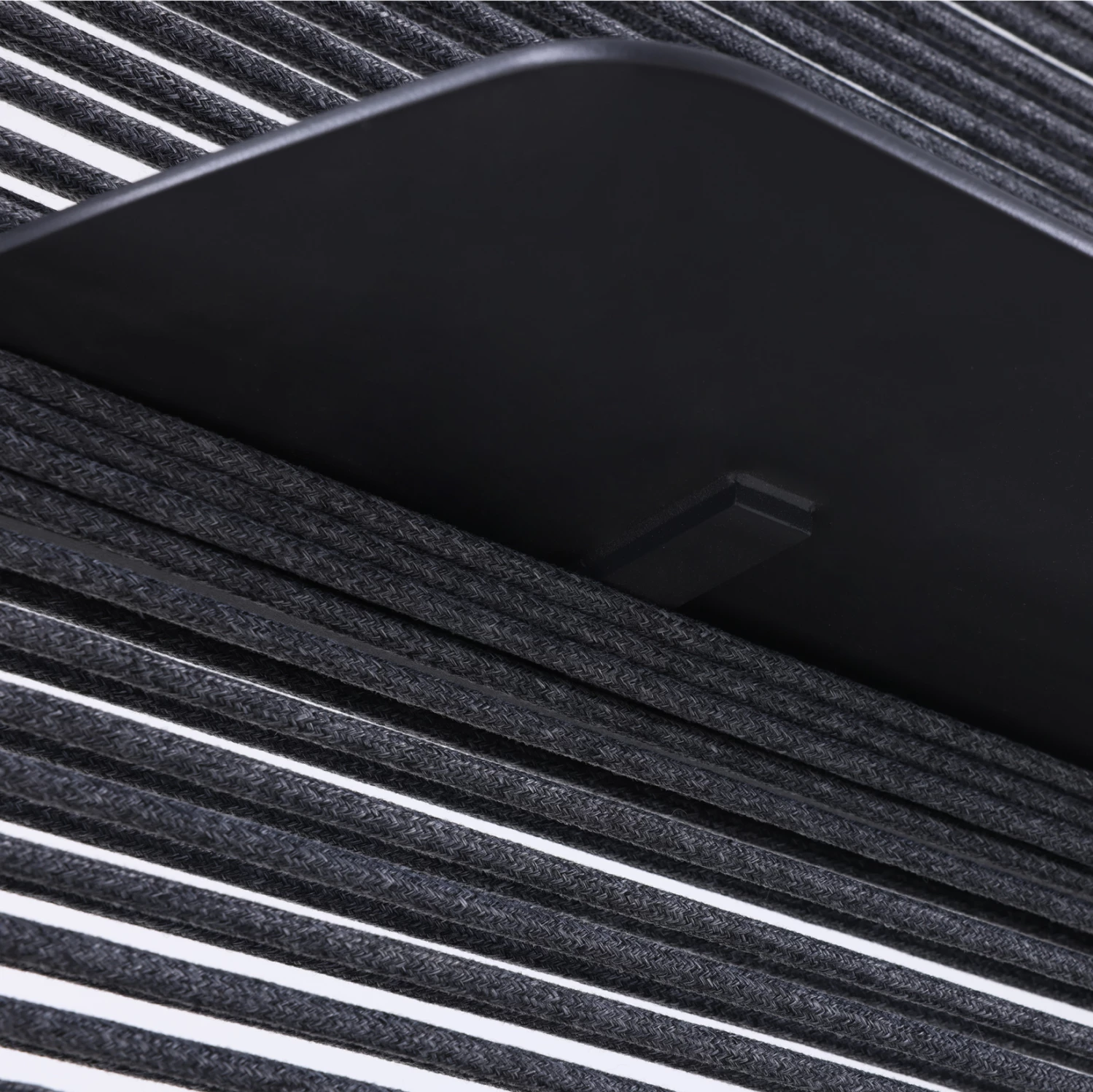 Ndarës dekorativ DELANOR, alumin & litar, ngjyrë qymyr, 120x178.5cm