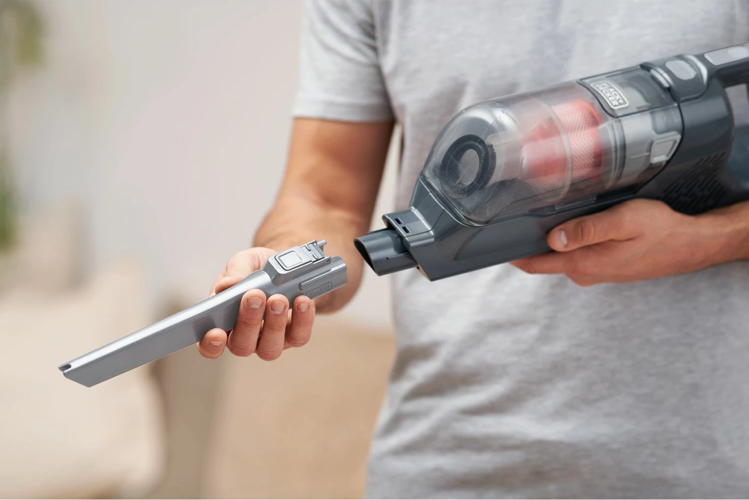 Fshesë me korrent 2-në-1 Black&Decker BHFEA520J, 18V, bateri e integruar 2Ah, 500ml, e zezë
