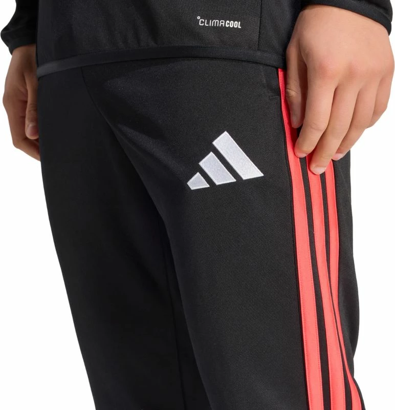 Pantallona sportive për meshkuj adidas, të zeza e të kuqe [Madhësia: M]