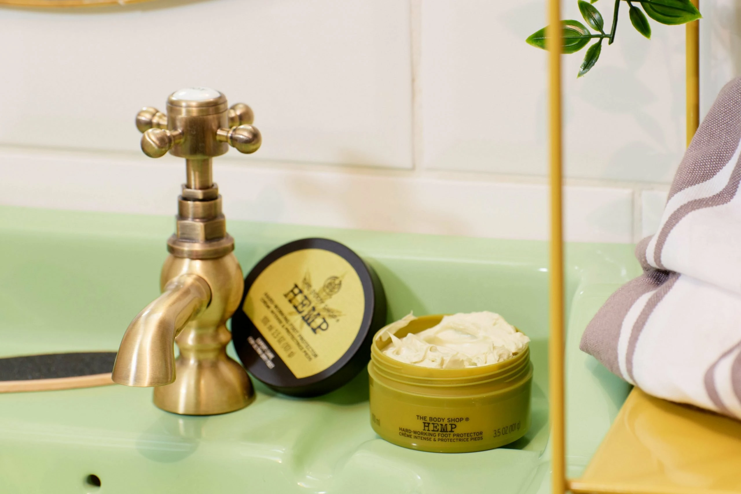 Hemp - Krem Mbrojtës për këmbë 100 ML