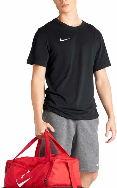 Çantë sportive Nike Academy Team M Hardcase, e kuqe