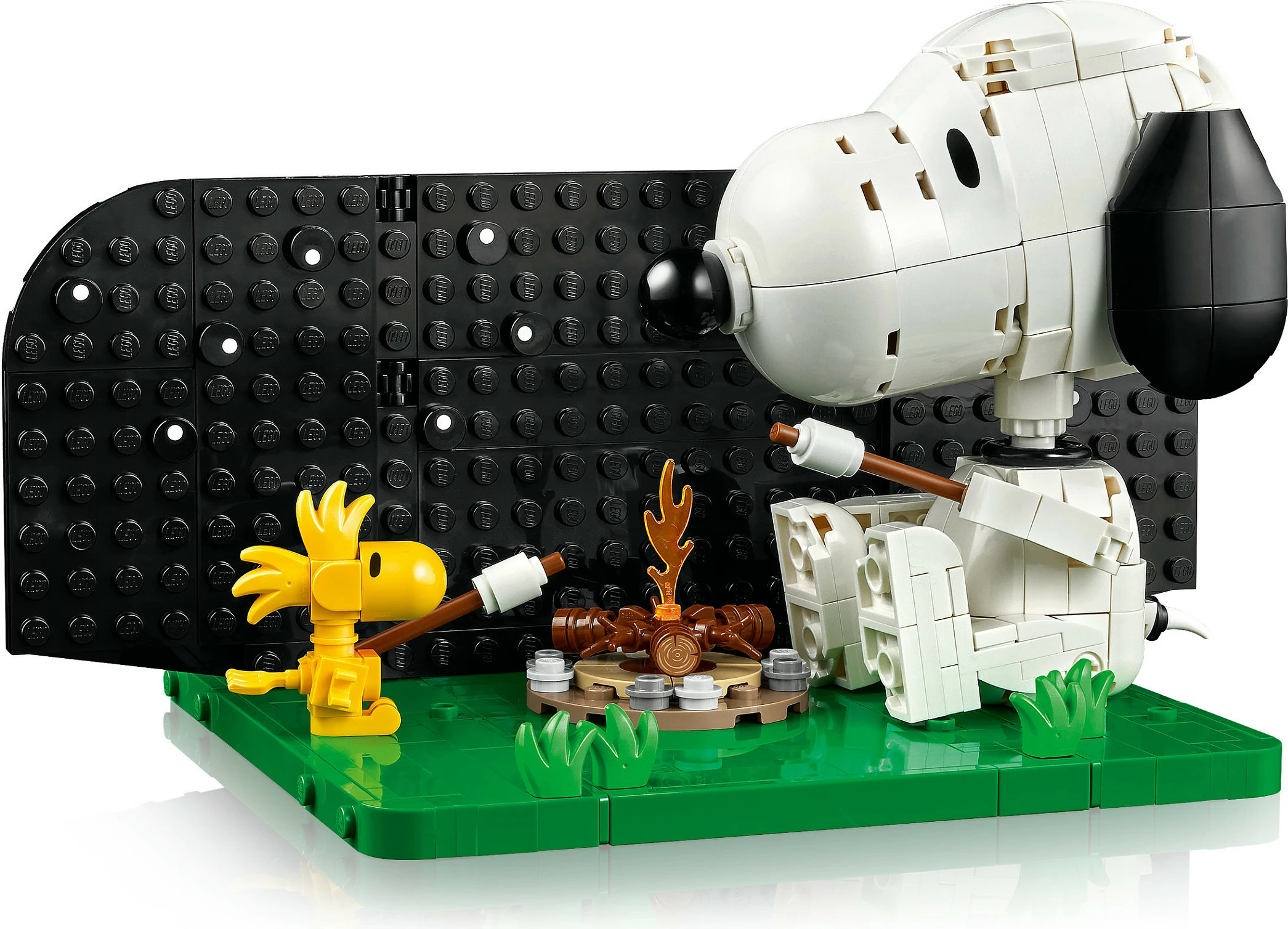 Set ndërtimi LEGO Ideas 21368 Peanuts Shtëpia e qenit e Snoopy, 964 copë, shumëngjyrësh