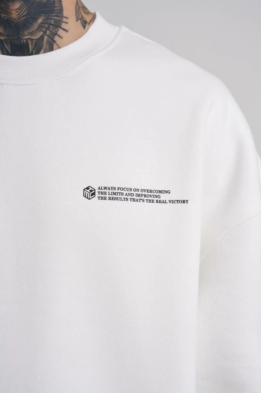 Duks oversize me figurë Machinist, i bardhë