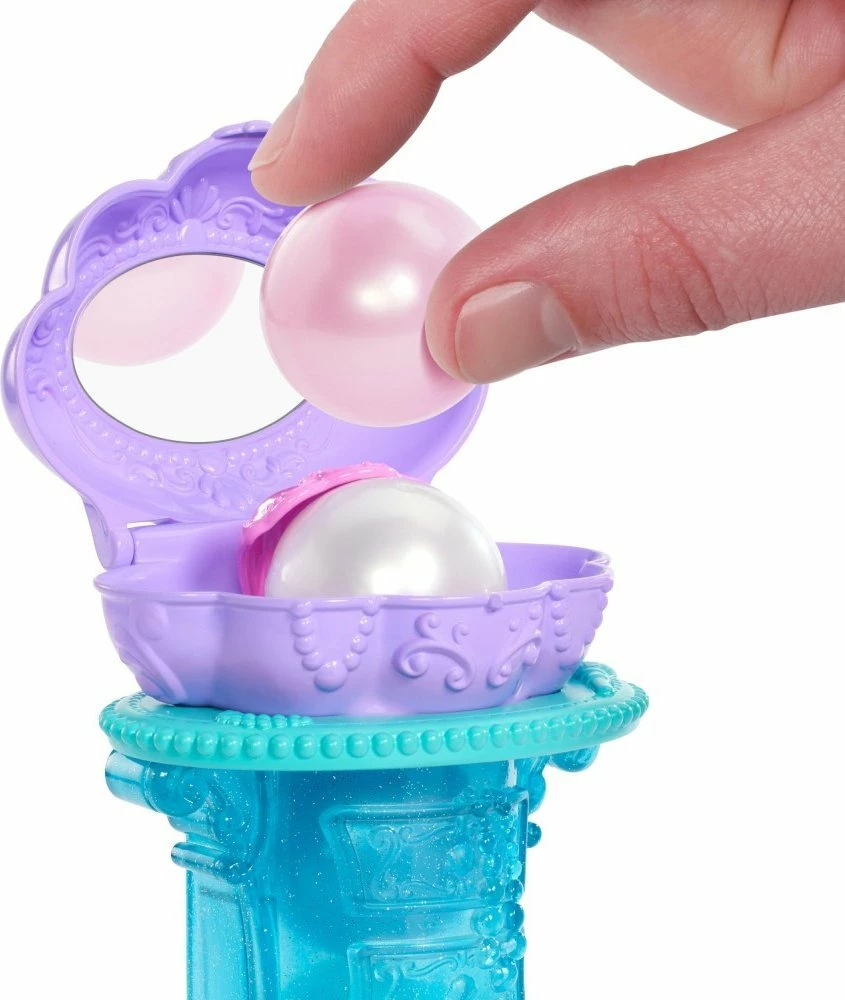 Set kukull Disney Princess Ariel me tavolinë grimi Pearl, Mattel JBF86, 28 cm, 5 surpriza