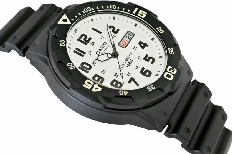 Orë dore Casio, e zezë