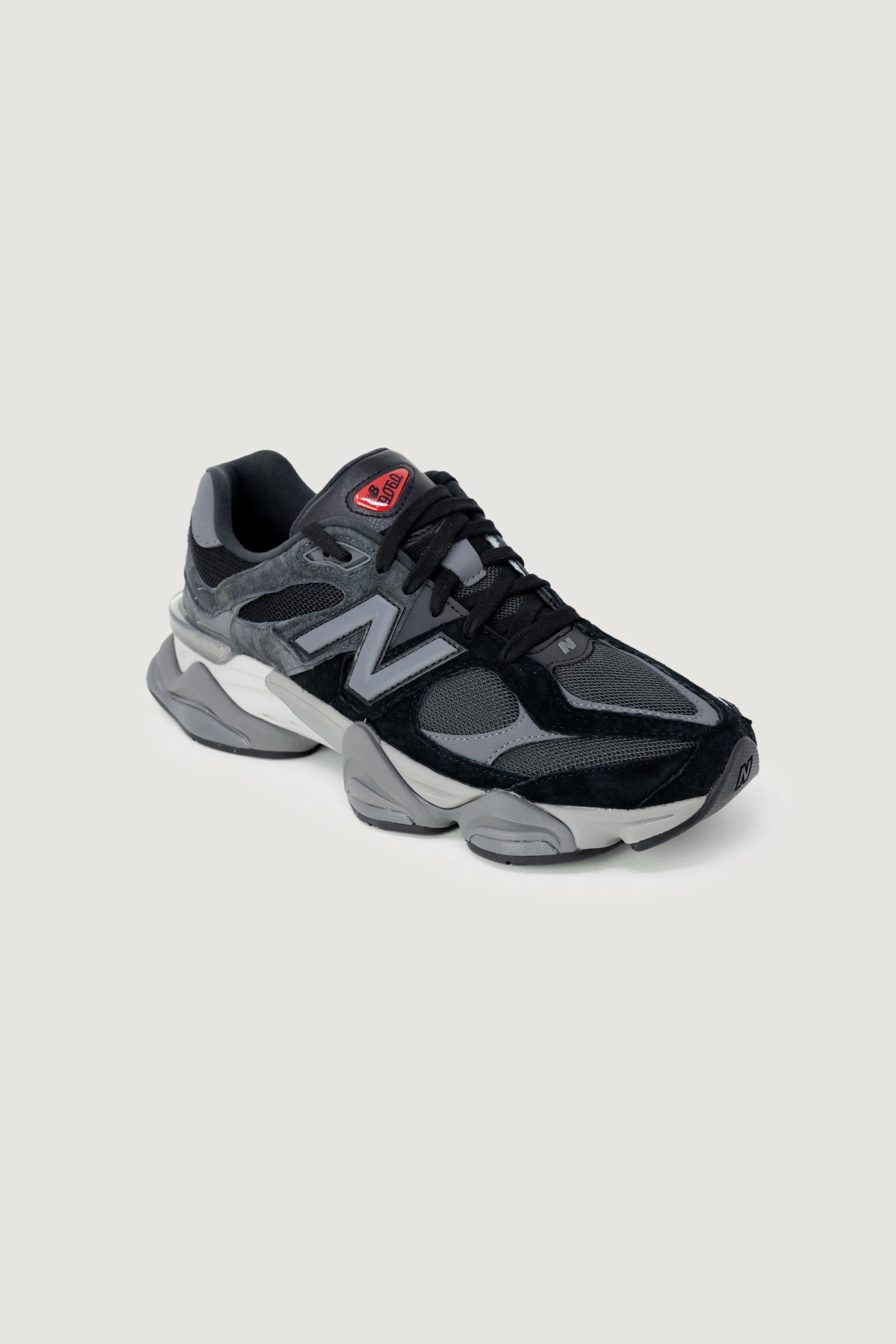 Atlete për meshkuj New Balance 9060 U9060BLK, gri të errëta [Madhësia: 44½]