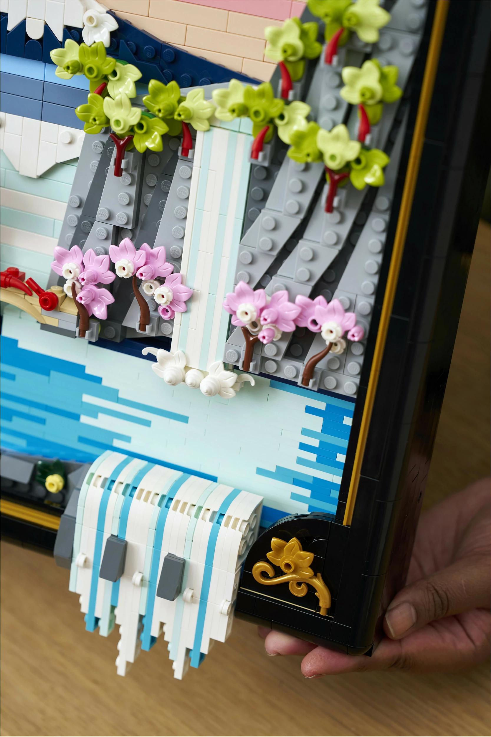 Set ndërtimi LEGO Art 31218 Japanese Cherry Blossom Landscape, 1892 copë, dekor muri 3D, Multikolor