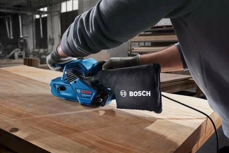 Lëmues rripi Bosch GBS 750 850W, 75x533mm, me kontroll shpejtësie, blu, me qese pluhuri