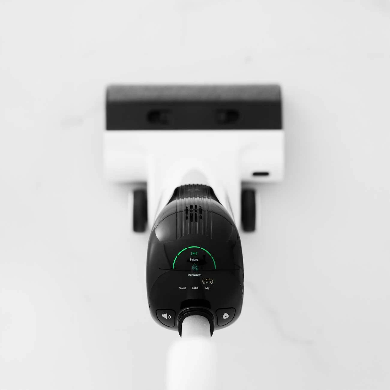 Fshesë elektrike vertikale UWANT D100 me larje, 17000Pa, 18000mAh, e bardhë me stacion karikimi/pastrimi