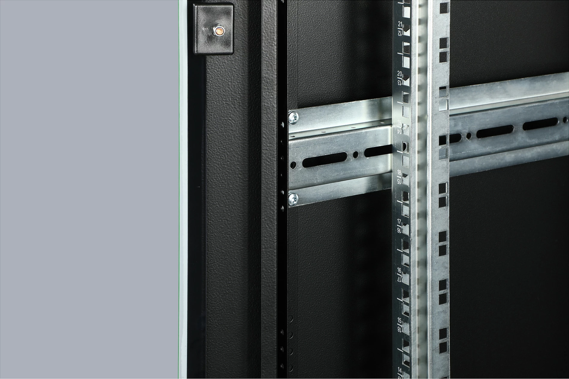 Kasë rrjeti Digitus Unique 32U, 1609x600x600mm, e zezë