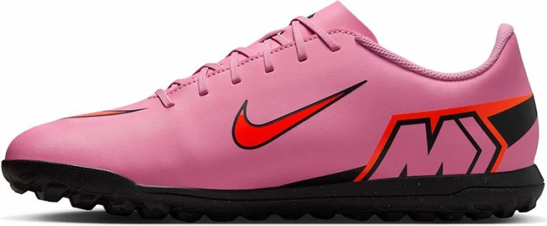 Atlete futbolli Nike, të kuqe