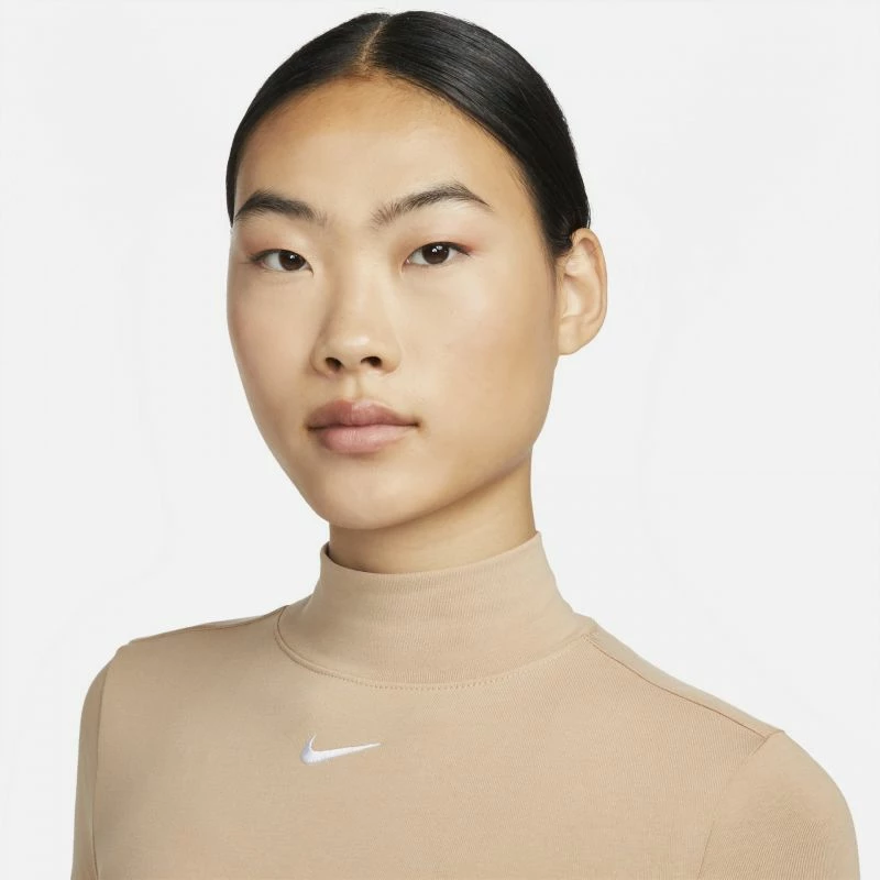 Maicë Nike Sportswear Collection Essentials, bezhë [Madhësia: M]
