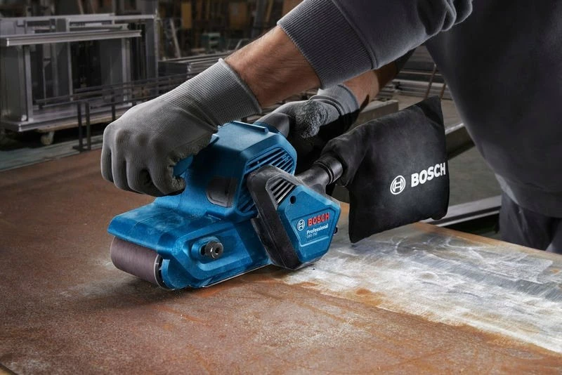 Lëmues rripi Bosch GBS 750 850W, 75x533mm, me kontroll shpejtësie, blu, me qese pluhuri