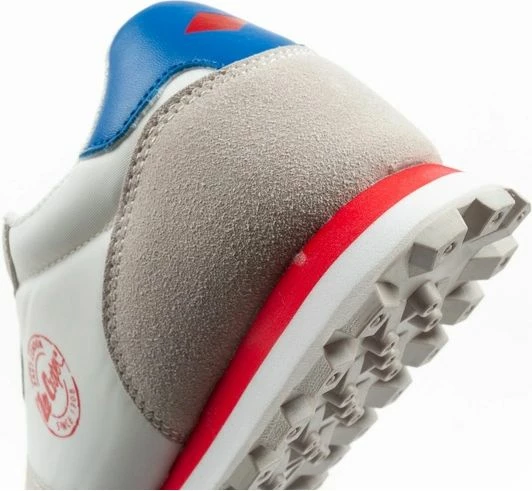 Atlete femra Lee Cooper të bardha