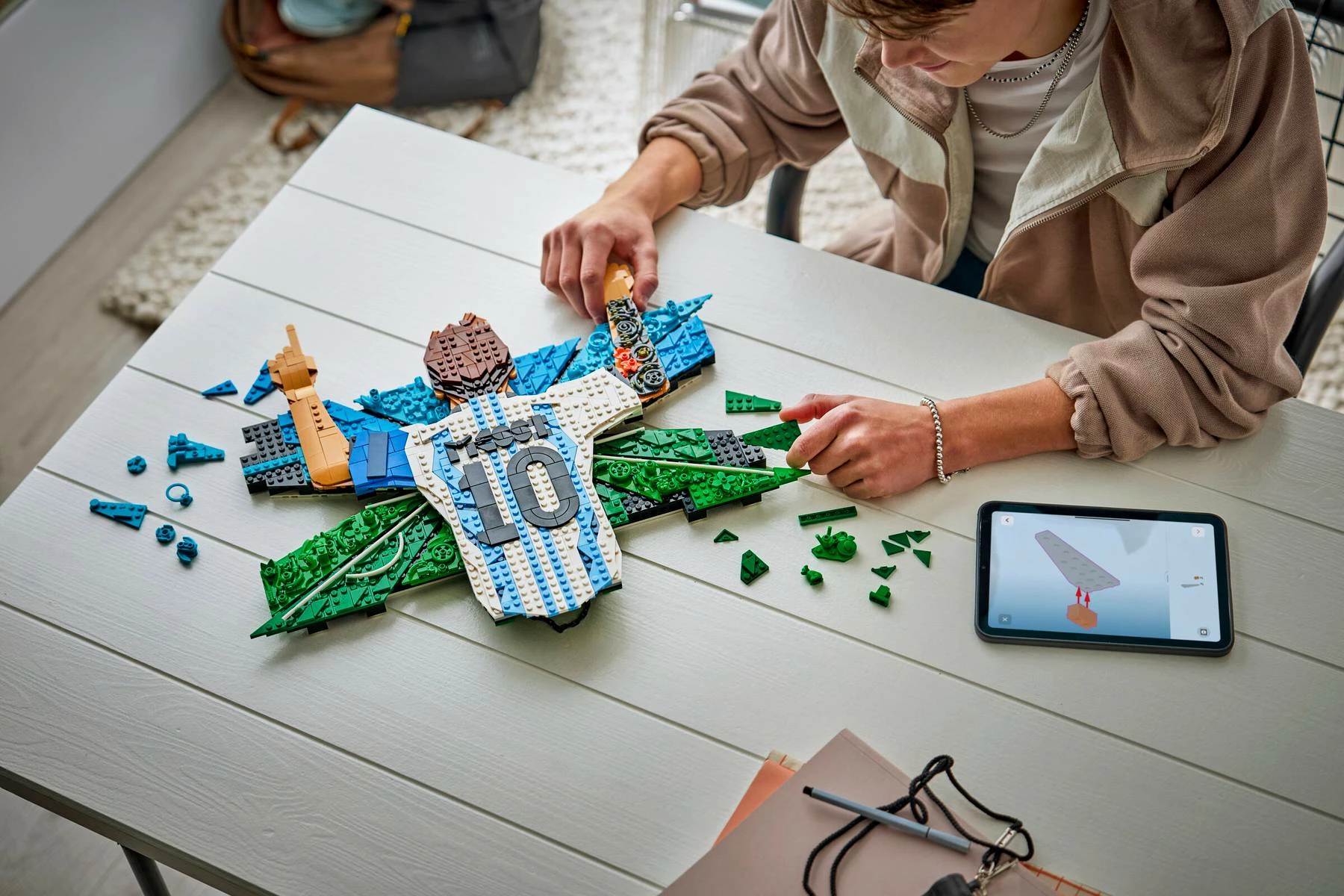 Set LEGO LEGO Editions Football Lionel Messi Celebration 43018, 1427 copë