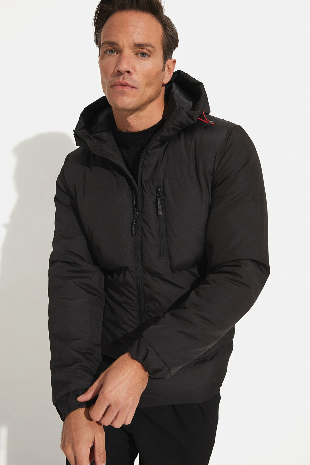 Jakne për meshkuj June, e zezë