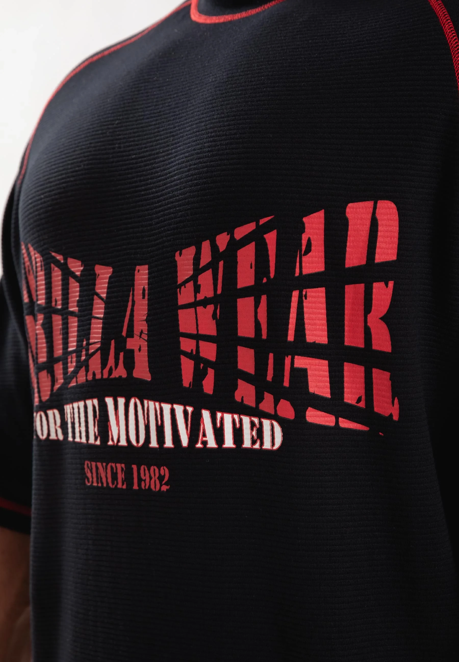 Finley Oversized T-Shirt - Black/Red [Madhësia: 2XL]