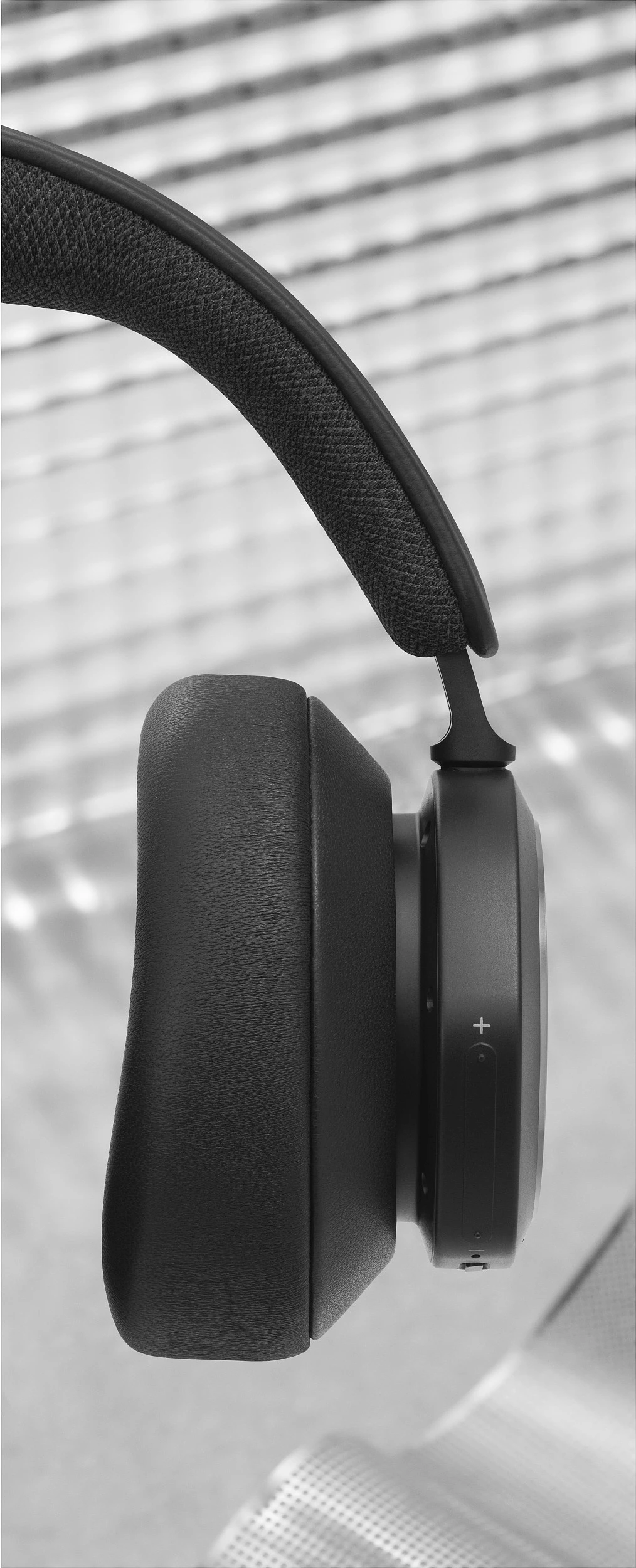 Kufje gaming Bang & Olufsen Beoplay Portal, wireless & me kabllo, Dolby Atmos, Bluetooth 5.1, 3.5mm, ANC, Black Anthracite