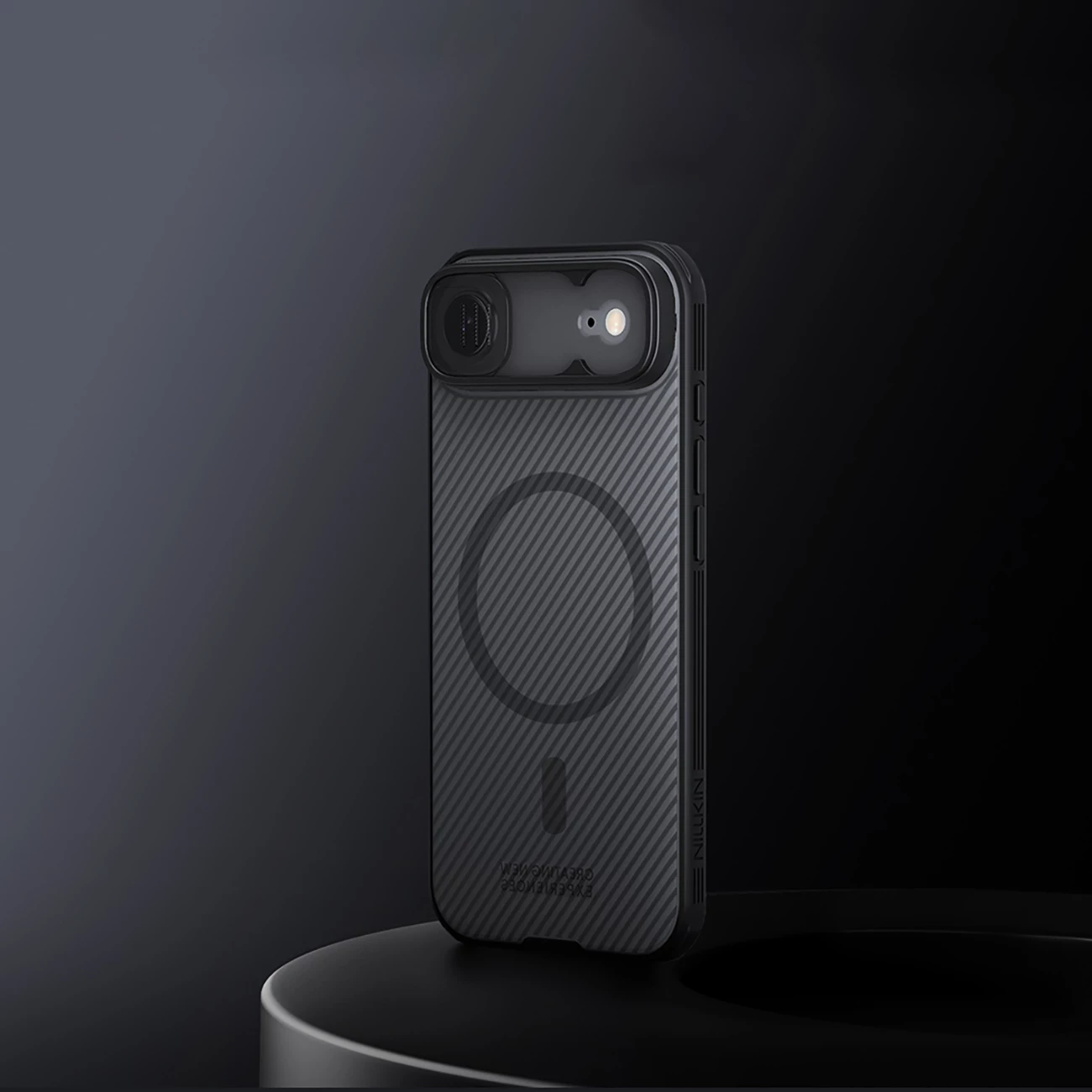 Mbështjellës Nillkin CamShield Pro për iPhone 17 Air, MagSafe, PC+TPU, gjysmë-transparent mat, e zezë transparente