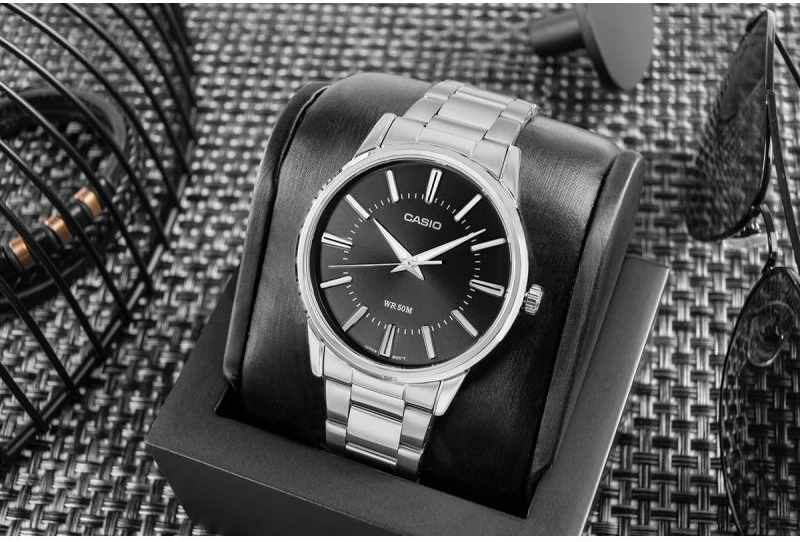 Orë dore për meshkuj CASIO MTP-1303PD-1AVEG, e zezë, me kuti