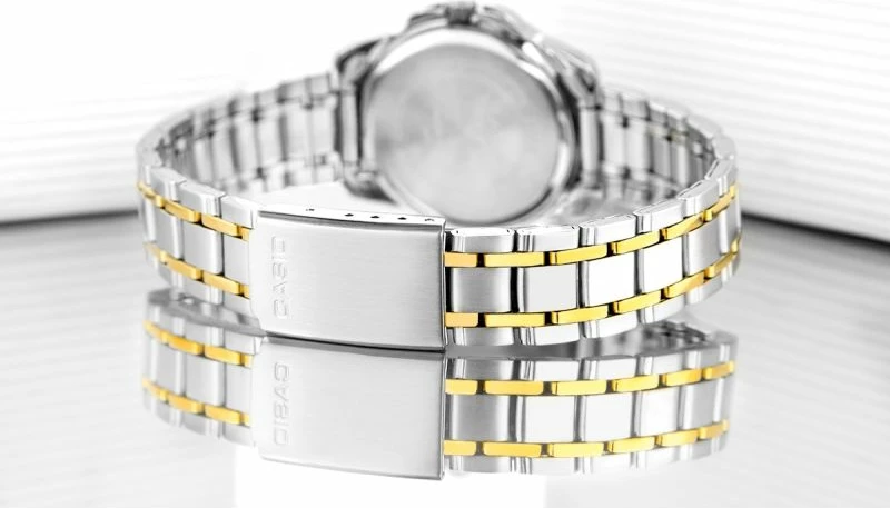 Orë dore për femra Casio, argjend e ar