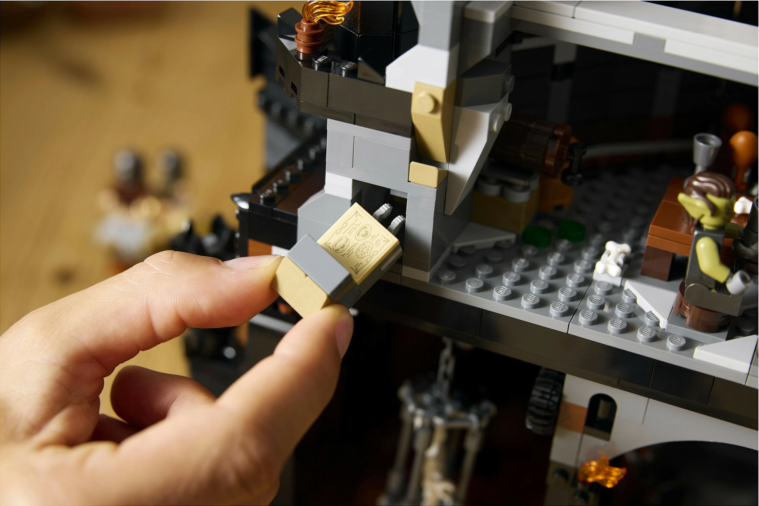 Set ndërtimi LEGO Icons The Lord of the Rings 10333 Barad-dûr, 5471 copë, 18+, shumëngjyrësh
