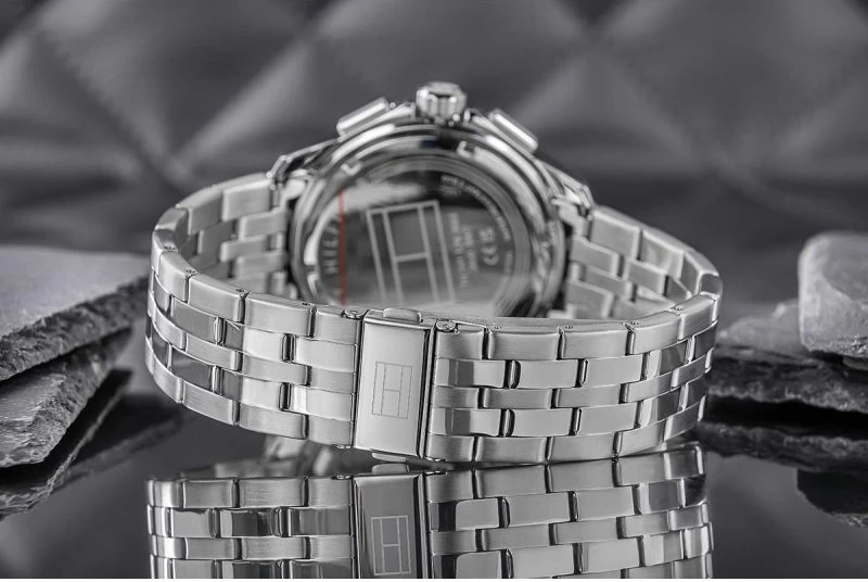 Orë dore për meshkuj Tommy Hilfiger, e zezë