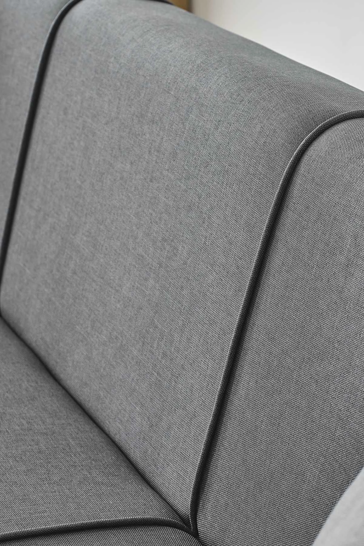 Divan-krevat 3 vendësh Flavia, ngjyrë gri e errët